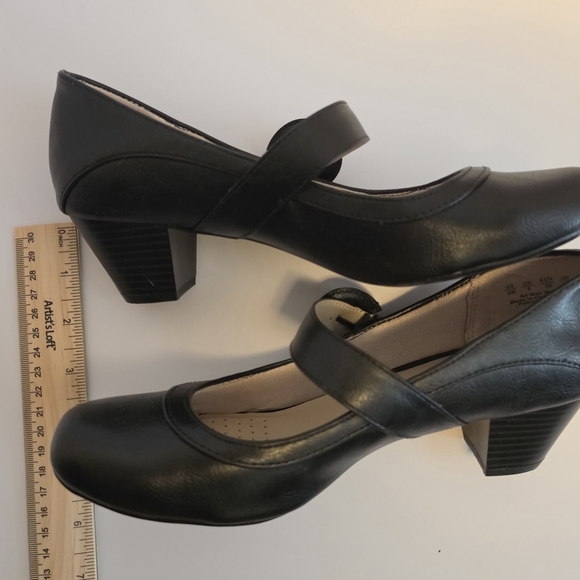 Life Stride Black Heeled Mary Janes - Picture 6 of 9
